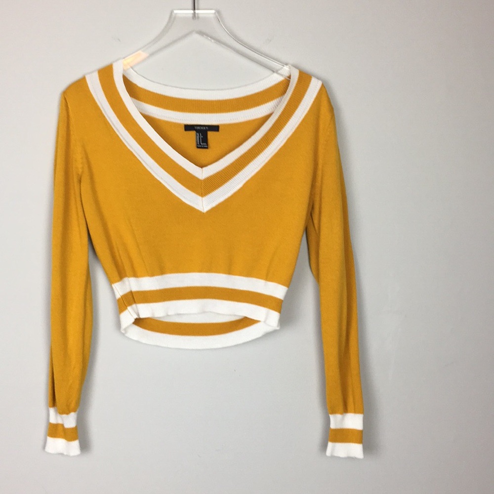 2 for $25 😍 Forever 21 Varsity crop sweater Sz S